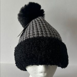 Cozy Black and Gray Pom-Pom Beanie with Fleece